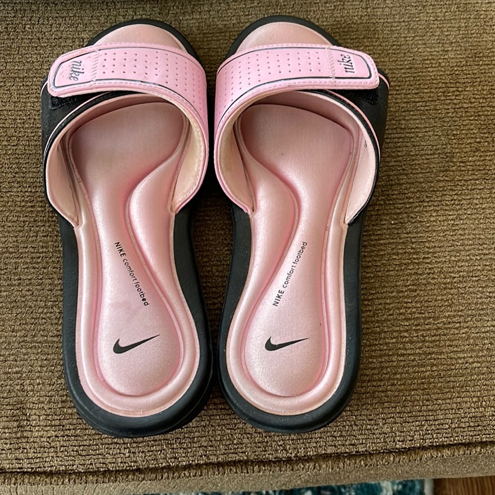 Nike pink sandals